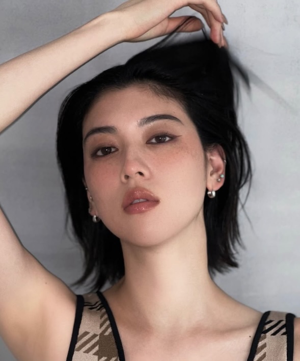 三吉彩花